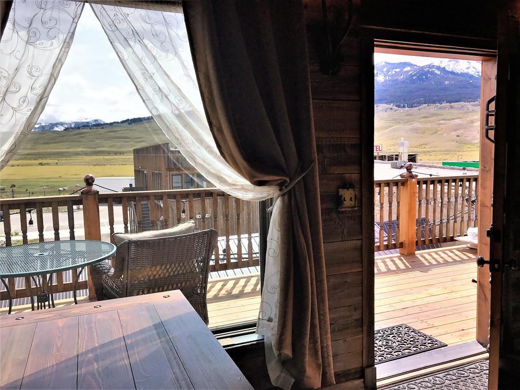 Park Hotel Yellowstone Suites Гардинер Экстерьер фото